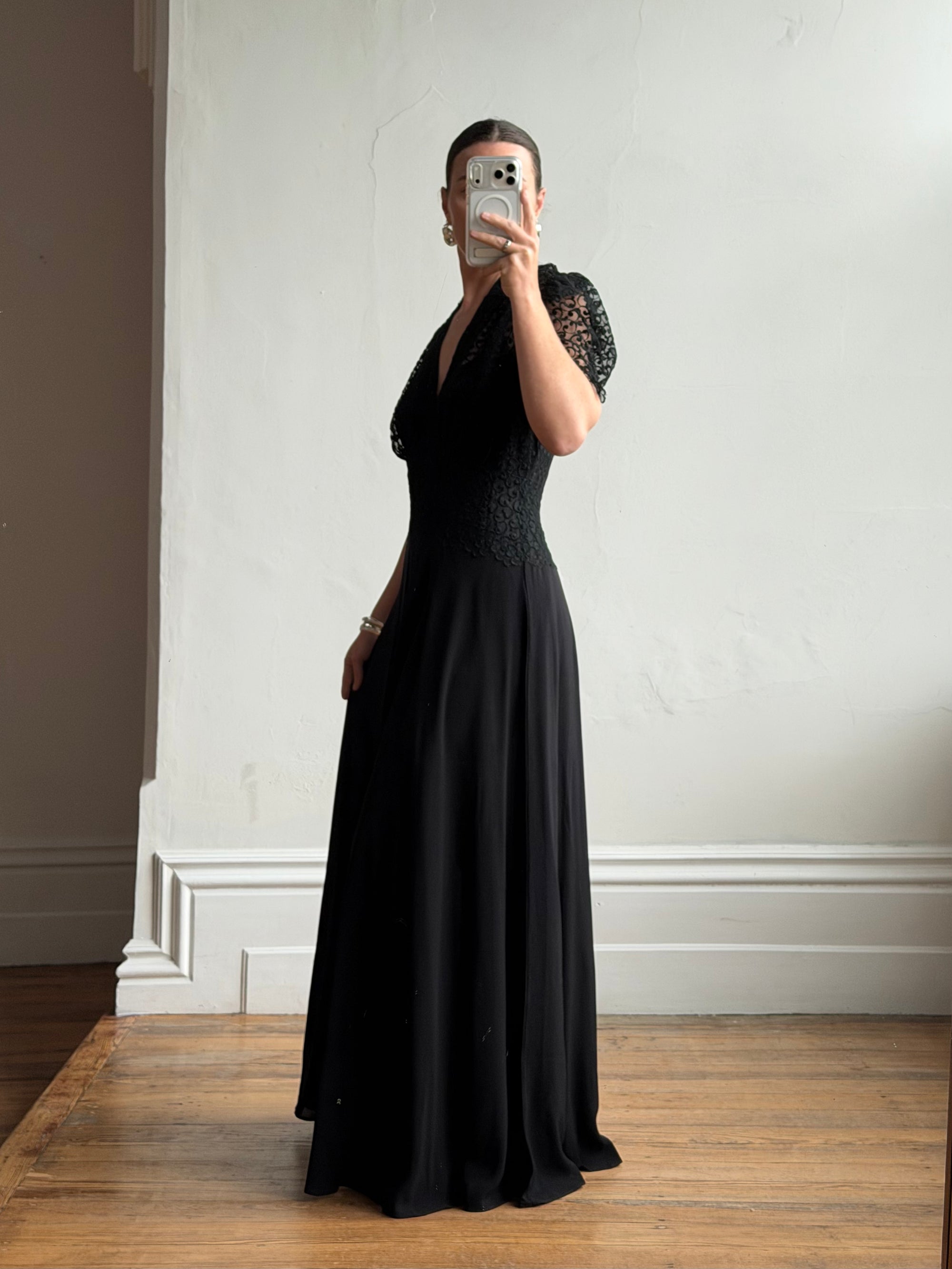 Vintage 40s Guipure Lace Short Sleeved Gown Noir