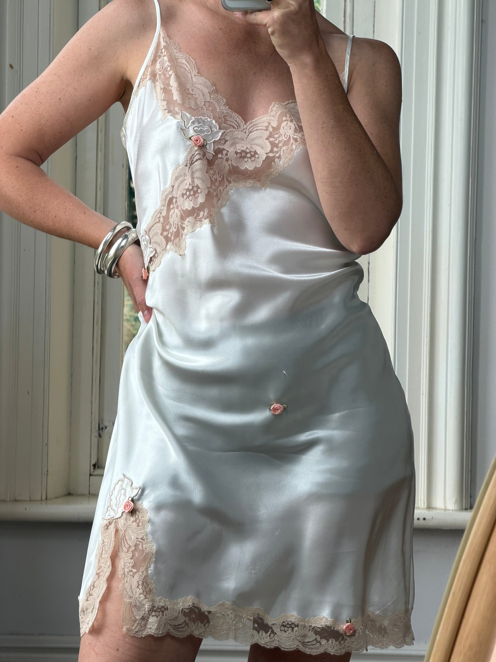Vintage Y2K Victorias Secret Ivory Satin Champagne Lace &amp; Pink Rosettes Mini Slip Dress
