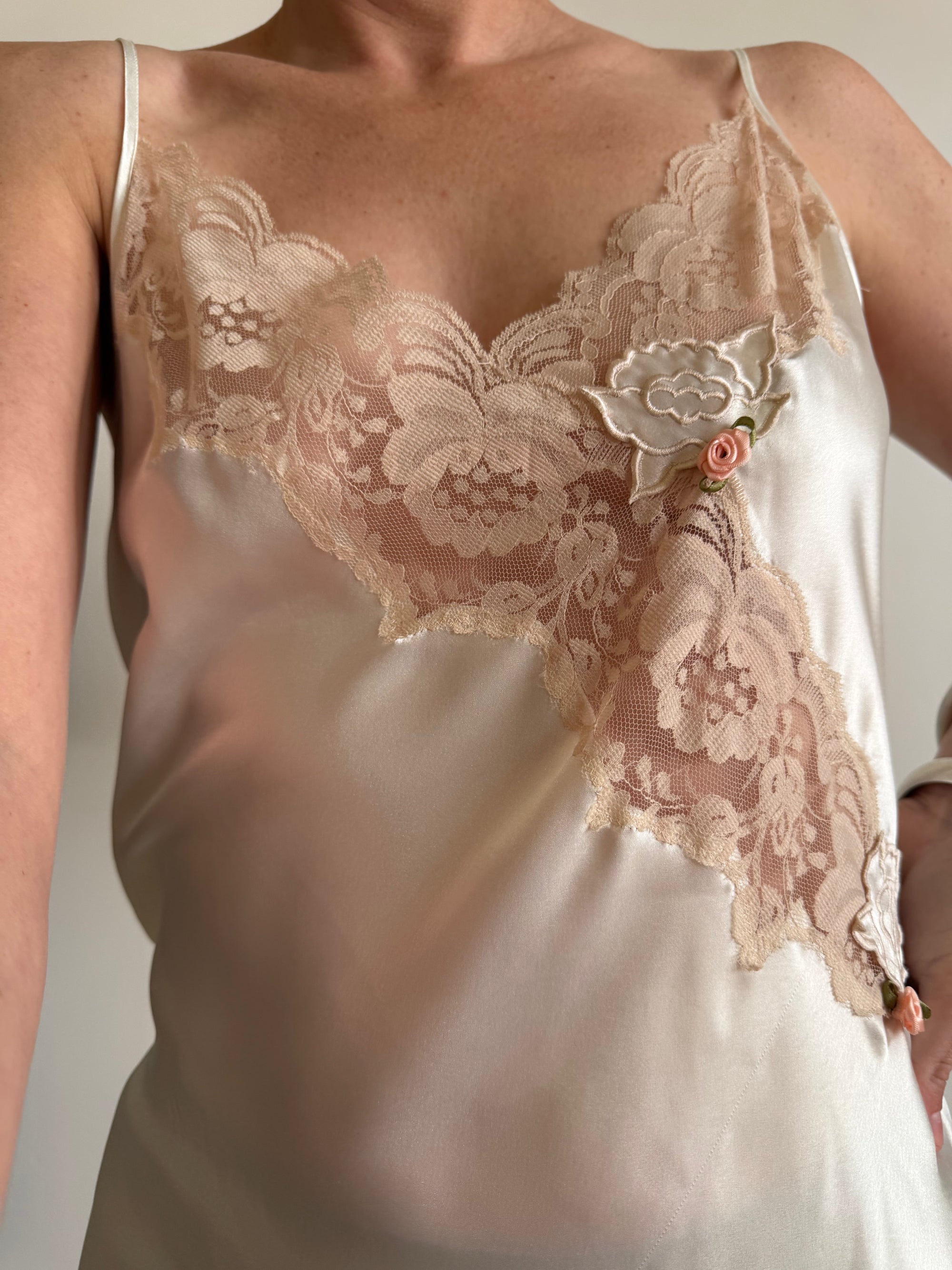 Vintage Y2K Victorias Secret Ivory Satin Champagne Lace &amp; Pink Rosettes Mini Slip Dress