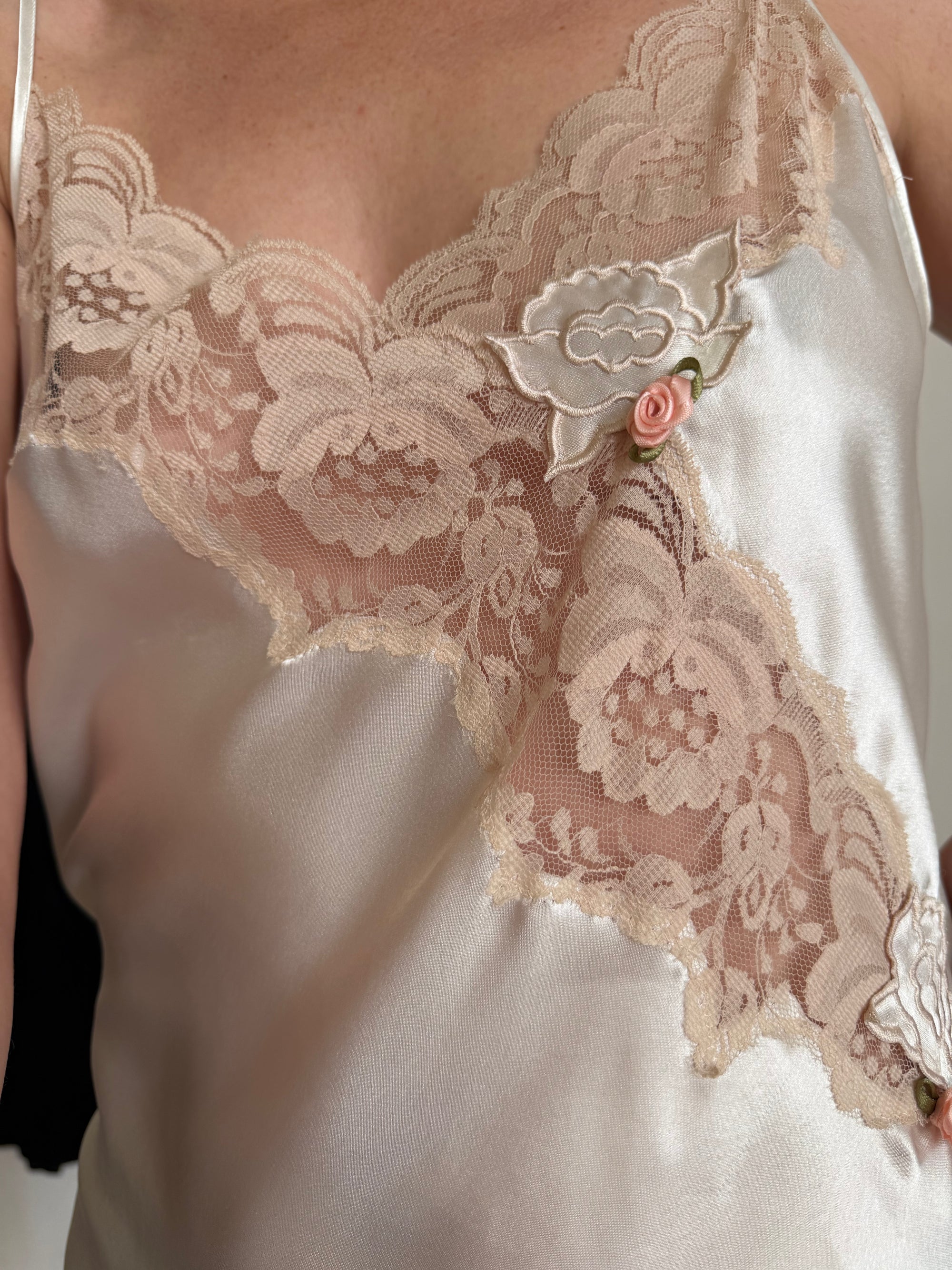 Vintage Y2K Victorias Secret Ivory Satin Champagne Lace &amp; Pink Rosettes Mini Slip Dress