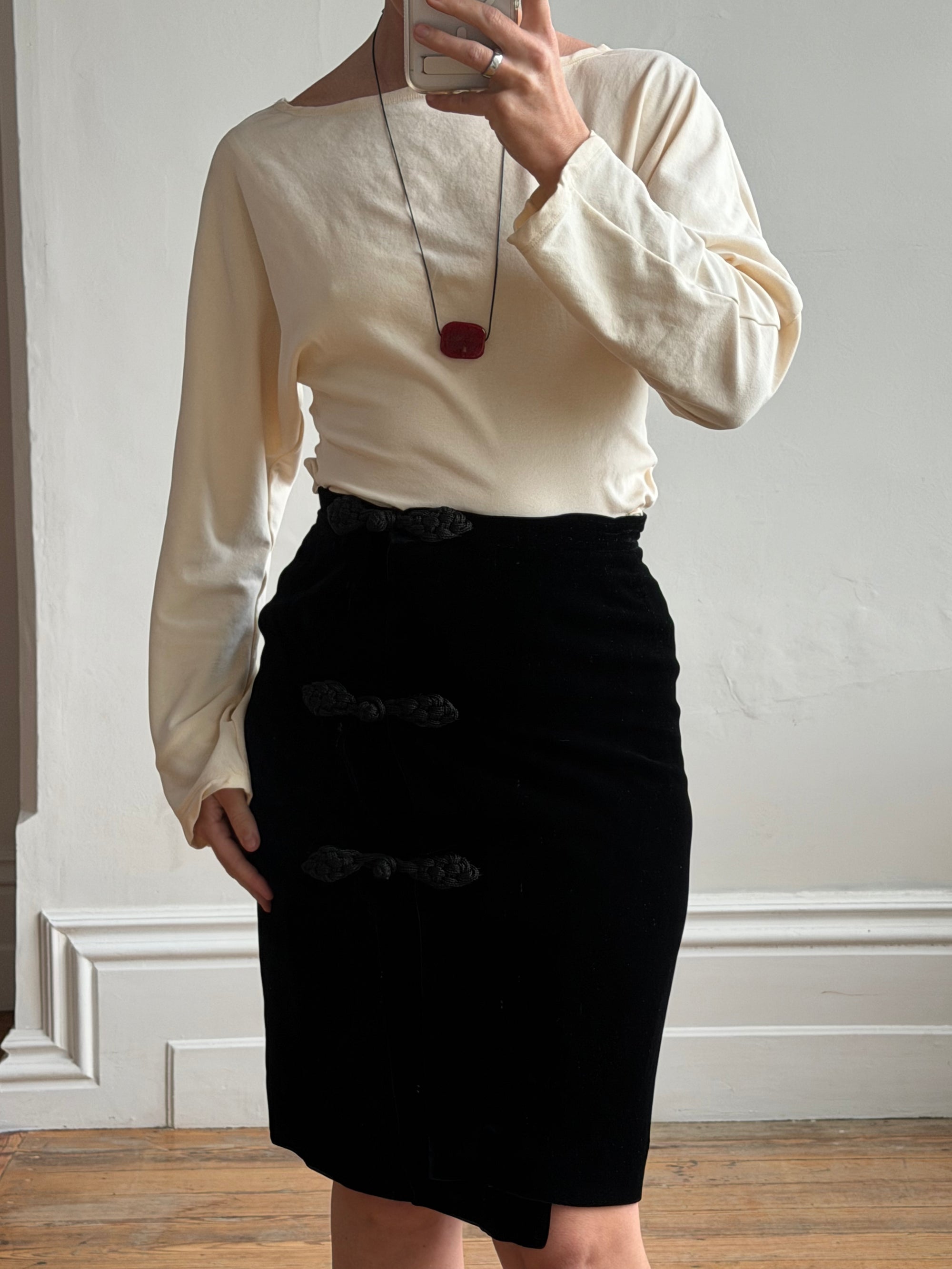 Vintage 80s Valentino Frog Closure Velvet Pencil Wrap Skirt Noir
