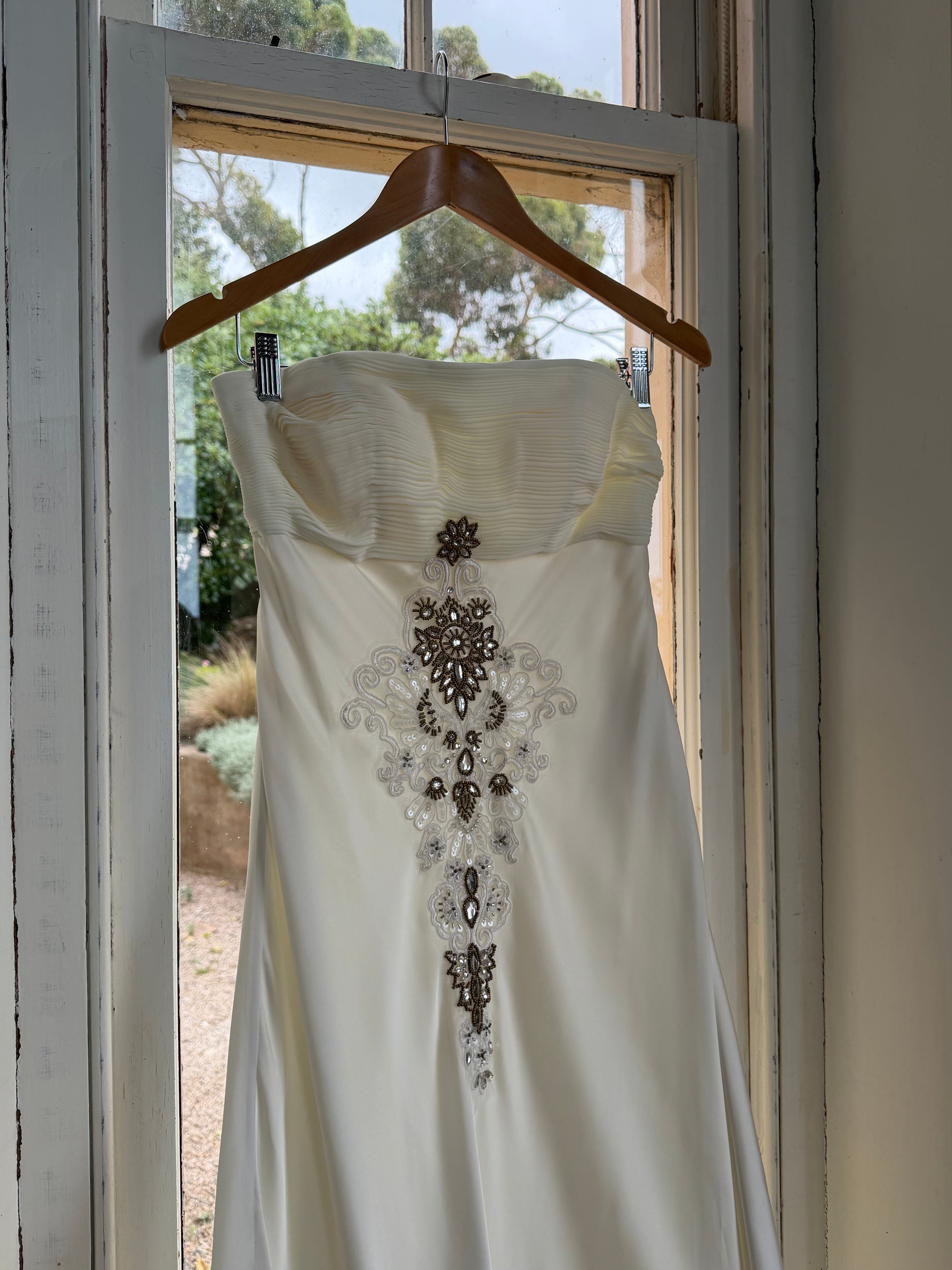 Vintage Y2K Pleated Strapless Gold Embellished Bridal Dress