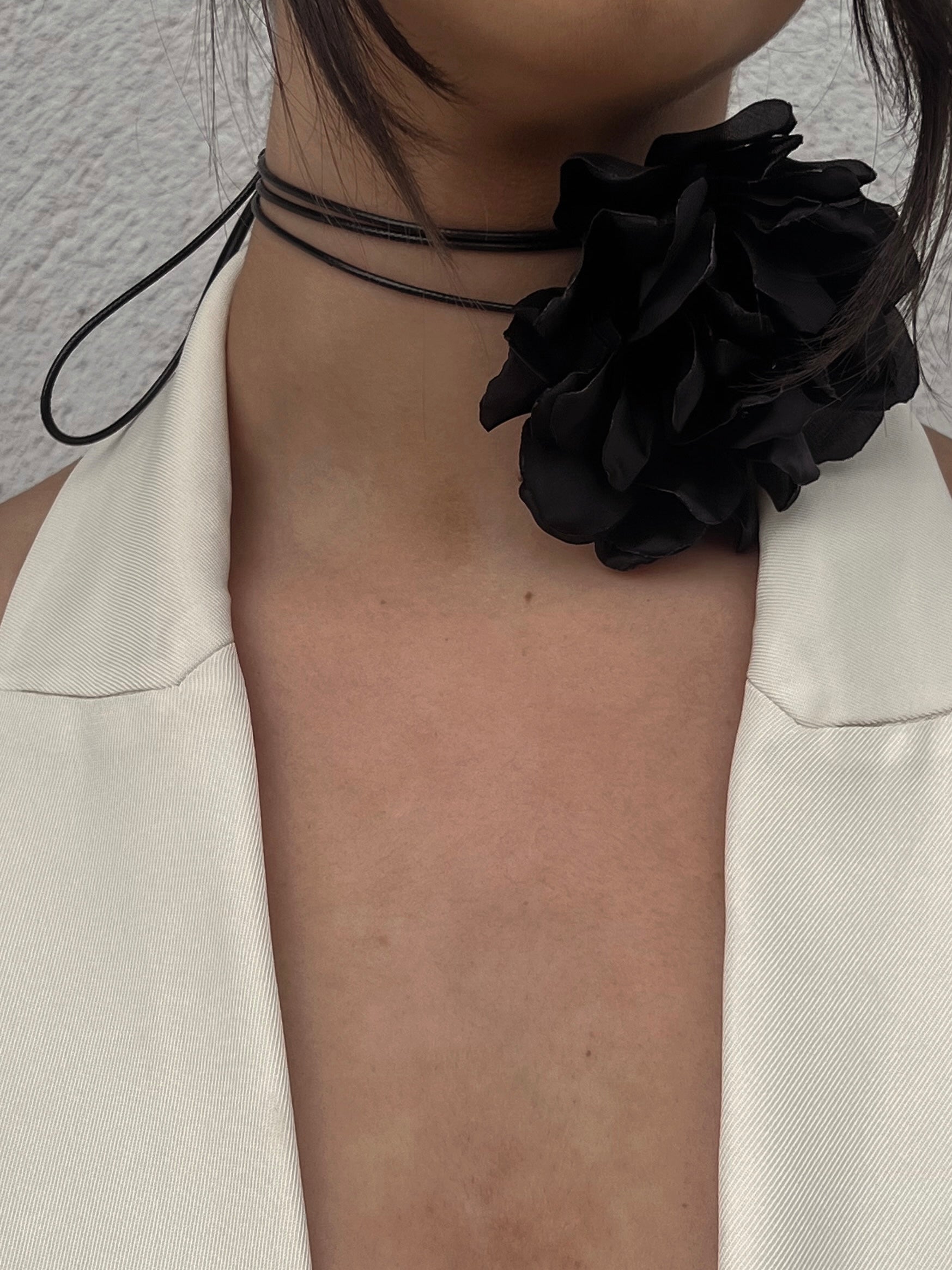 Paula Rosette Neck Tie